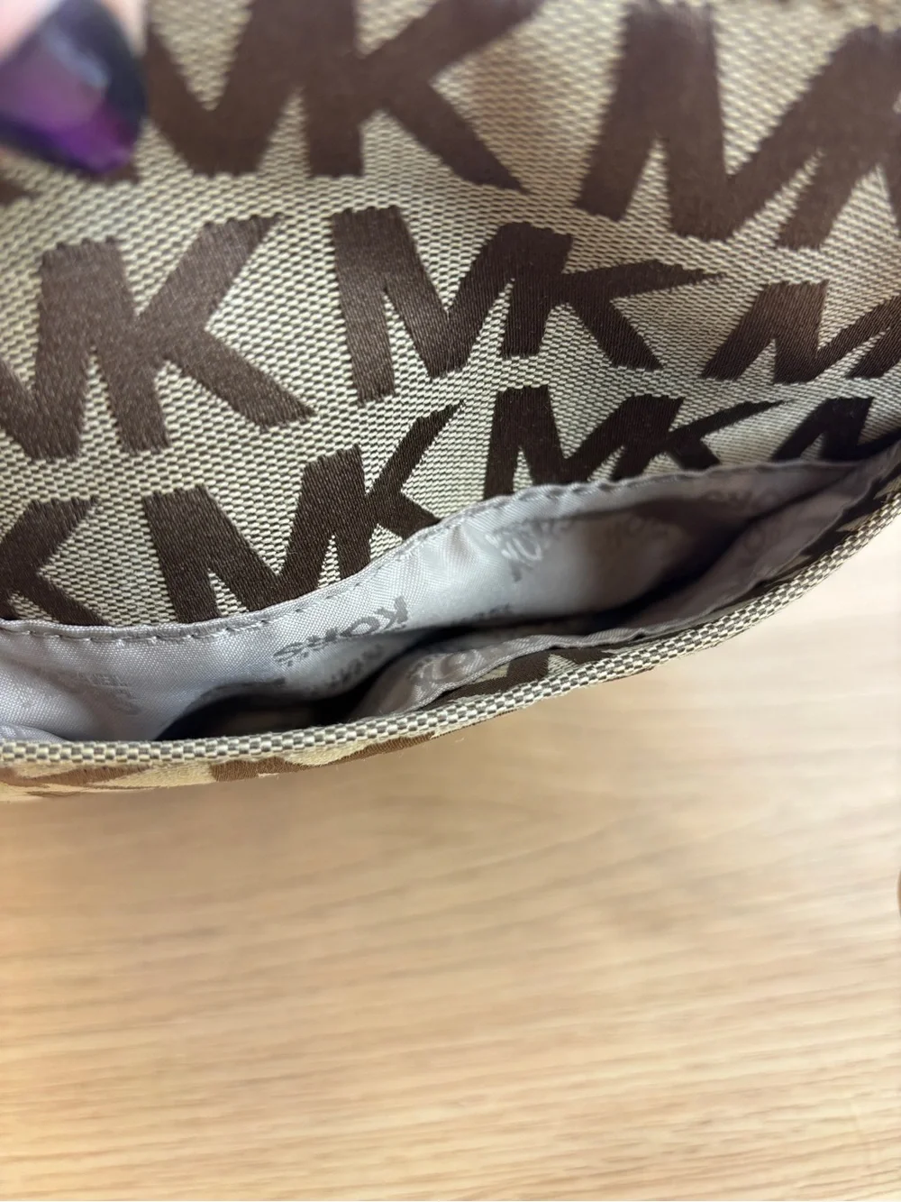 Michael Kors Jet Set Signature Jacquard Tote Bag - Picture 12 of 16